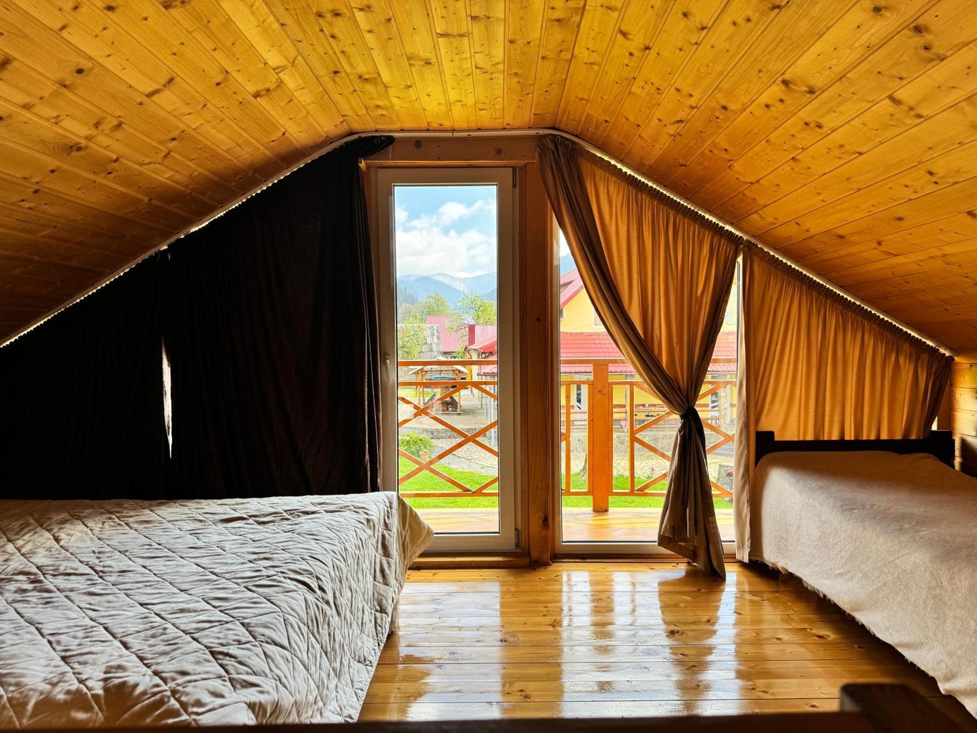 Eco Centr Zrub Hotel Maydan Екстериор снимка