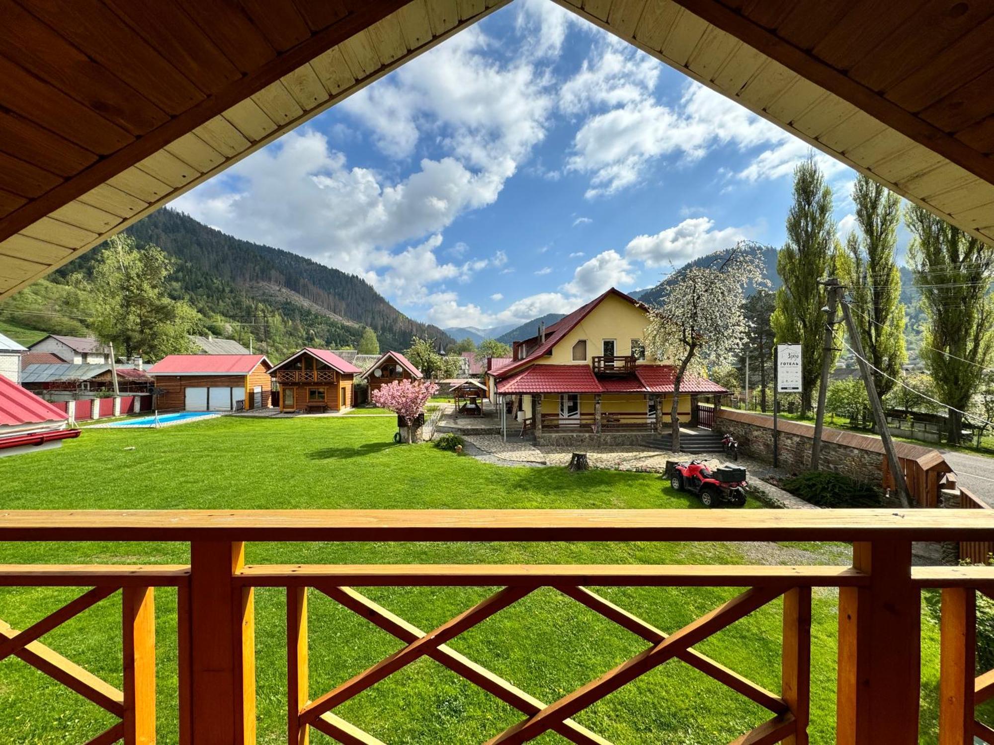 Eco Centr Zrub Hotel Maydan Екстериор снимка