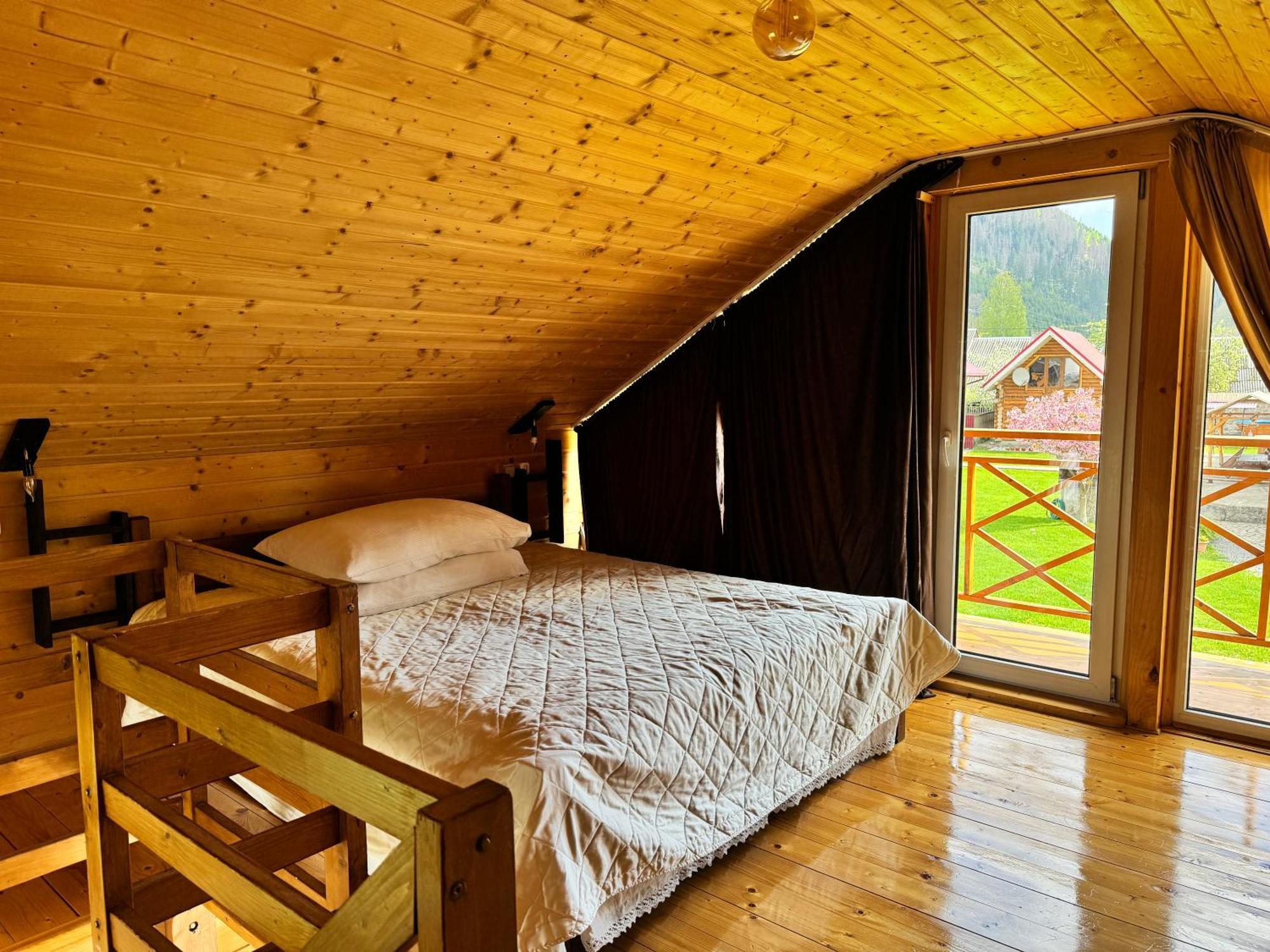 Eco Centr Zrub Hotel Maydan Екстериор снимка