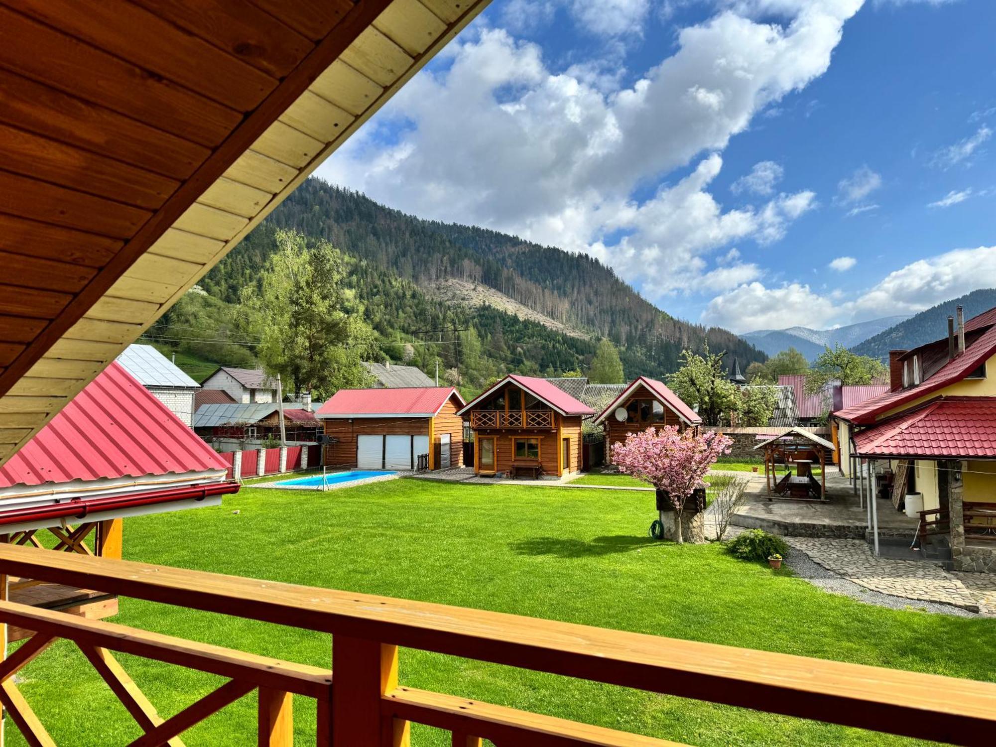 Eco Centr Zrub Hotel Maydan Екстериор снимка