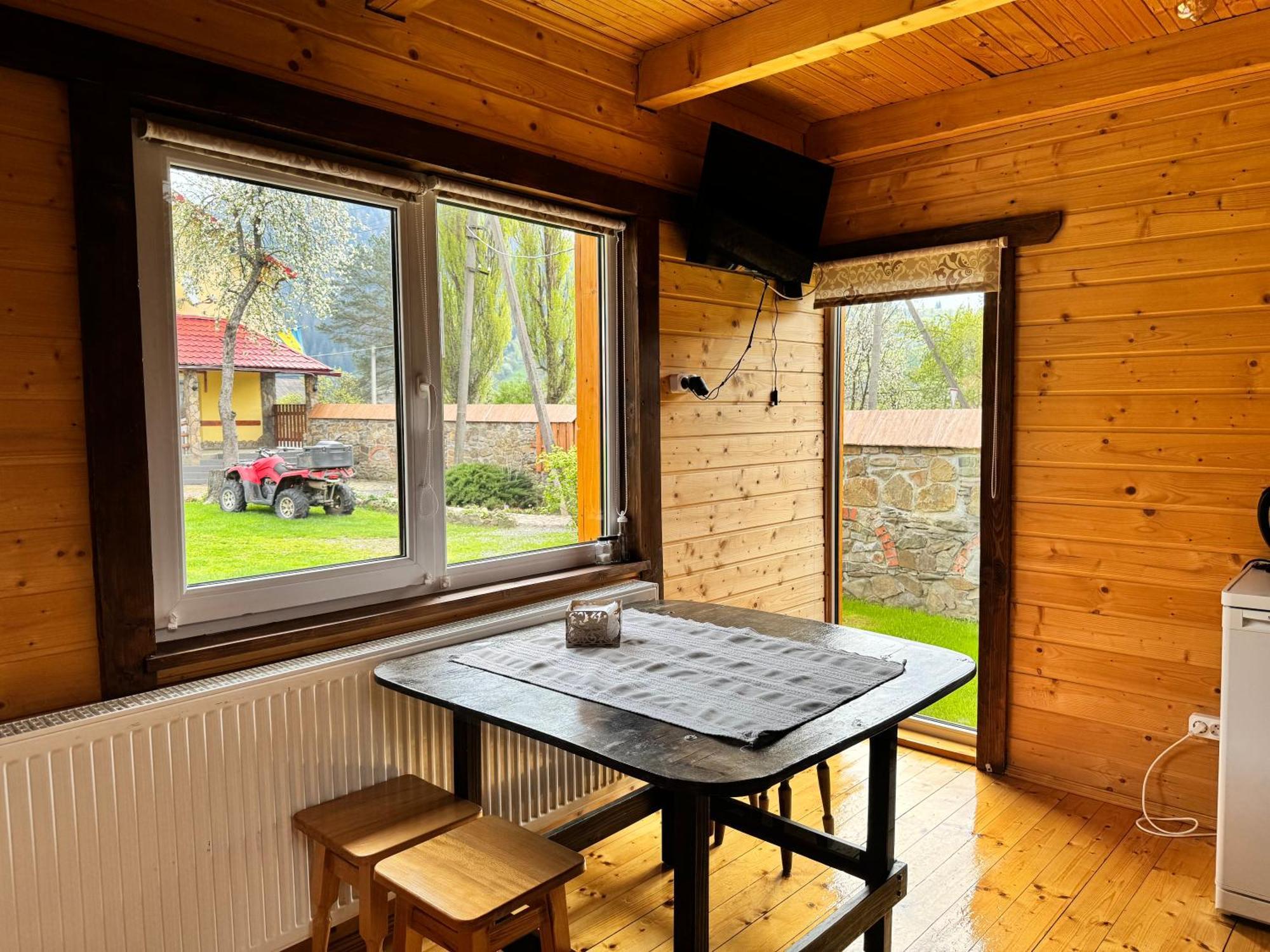 Eco Centr Zrub Hotel Maydan Екстериор снимка