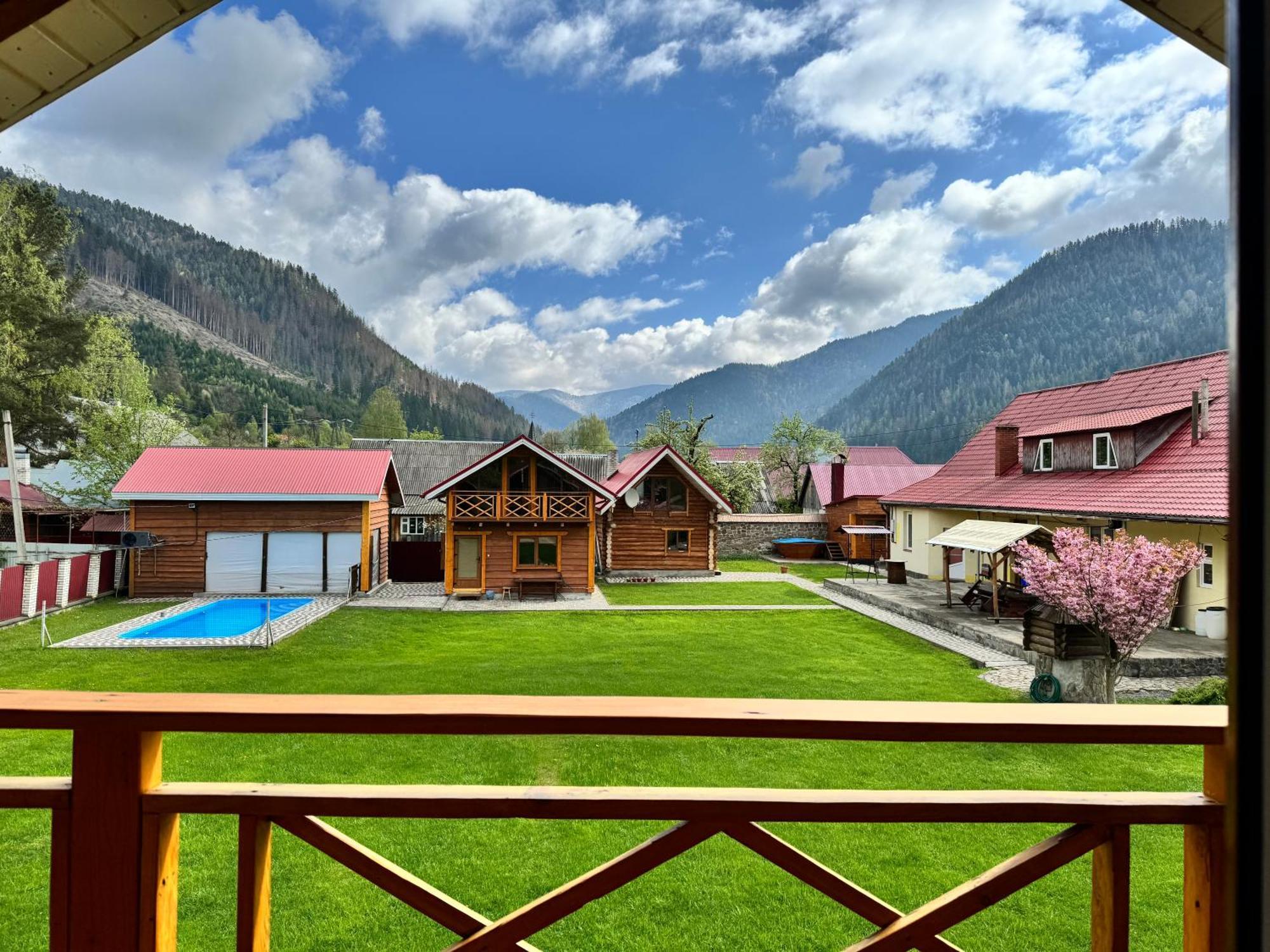 Eco Centr Zrub Hotel Maydan Екстериор снимка