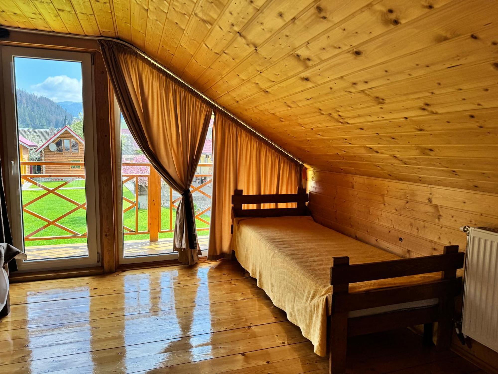 Eco Centr Zrub Hotel Maydan Екстериор снимка