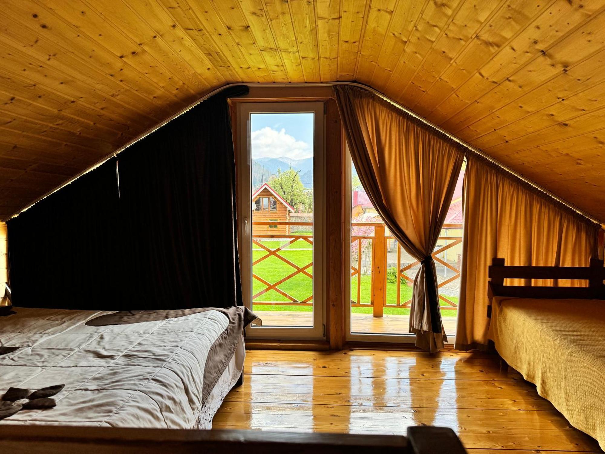 Eco Centr Zrub Hotel Maydan Екстериор снимка