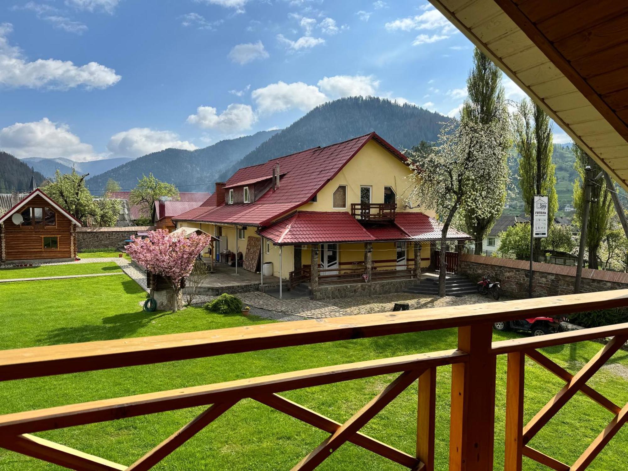 Eco Centr Zrub Hotel Maydan Екстериор снимка