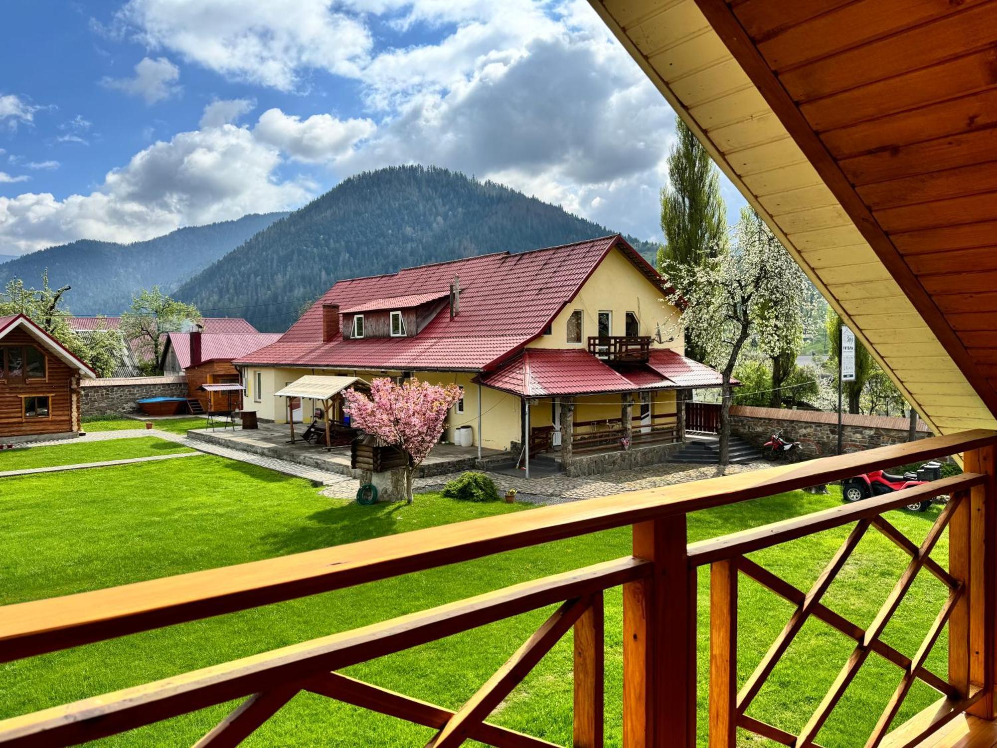 Eco Centr Zrub Hotel Maydan Екстериор снимка