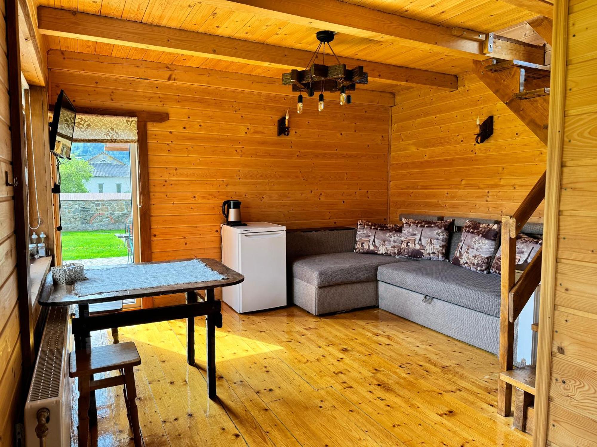 Eco Centr Zrub Hotel Maydan Екстериор снимка