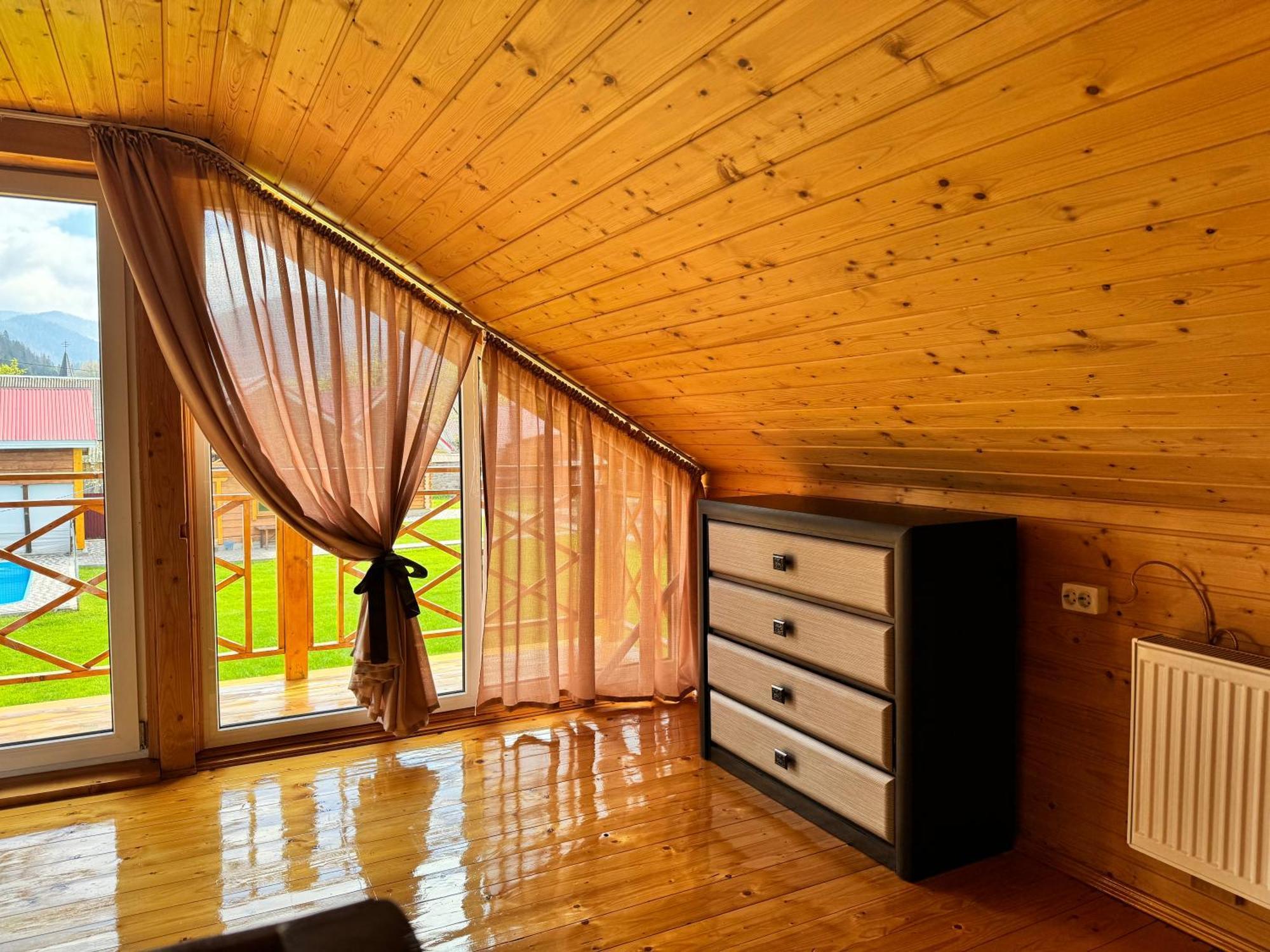 Eco Centr Zrub Hotel Maydan Екстериор снимка